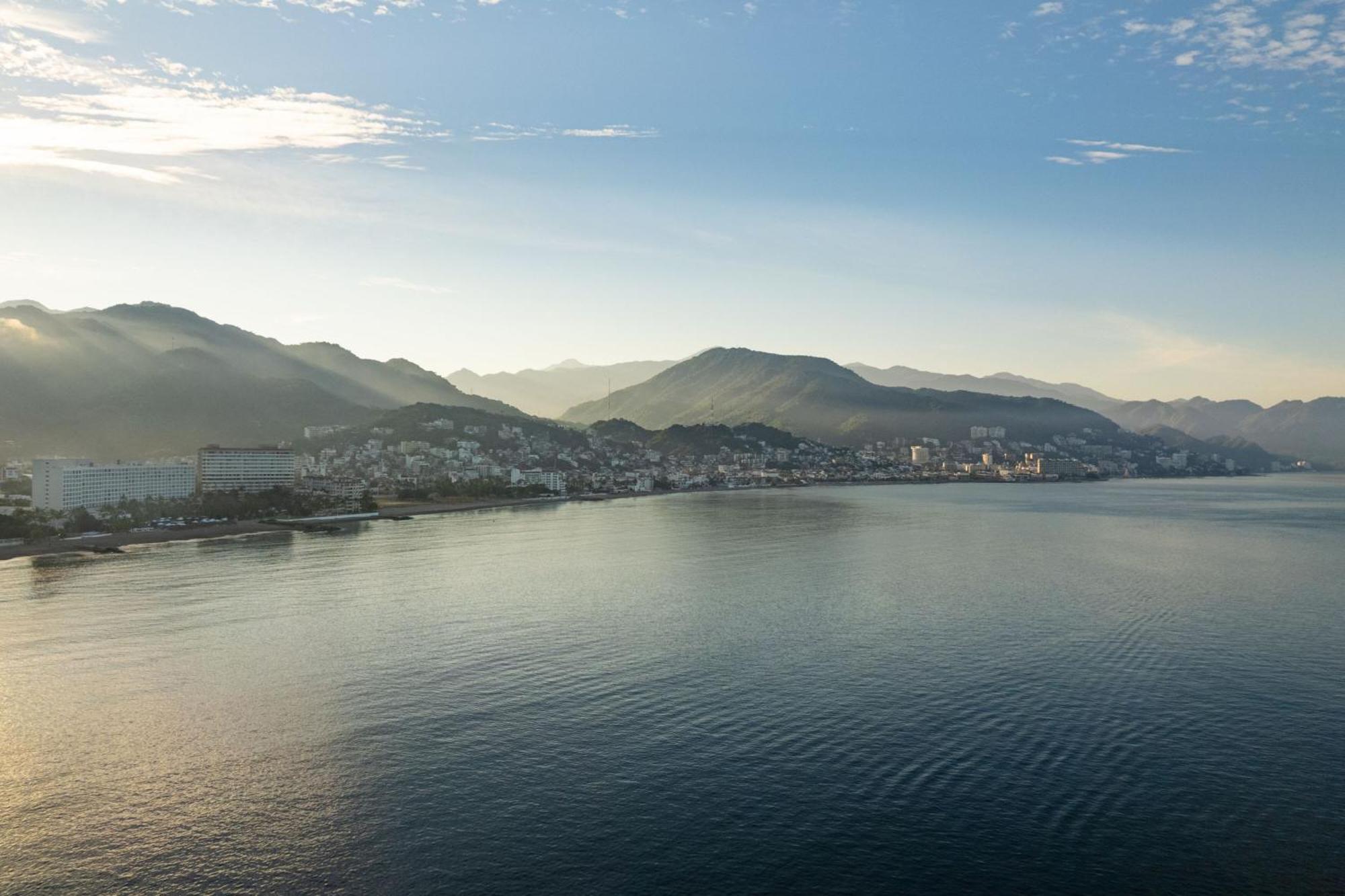 Sheraton Buganvilias Resort & Convention Center Puerto Vallarta Exterior photo